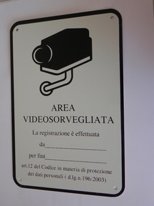 N° 2 ADESIVO cartello segnaletica video sorveglianza mm 300x200 2 pezzi !