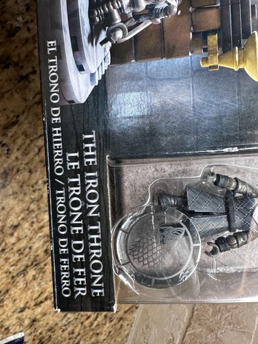 MEGA CONSTRUX BLACK SERIES - GAME OF THRONES THE IRON THRONE SET - Picture 8 of 11