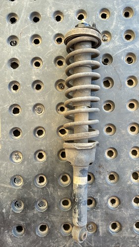 2000 Honda CR-V Left Rear Shock Absorber - Picture 2 of 3