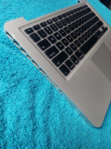 Apple MacBook Pro A1286 15" 2010 2011 2012 Top Case Keyboard Palmrest - Picture 6 of 10