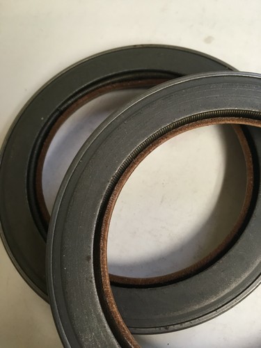 GMC 2079836 IHC Mack REO Eaton 1 piece NORS 55173 National rear wheel seal - Picture 7 of 12