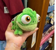 Disney Parks 2024 authentic pascal tangled shoulder pal plush disneyland