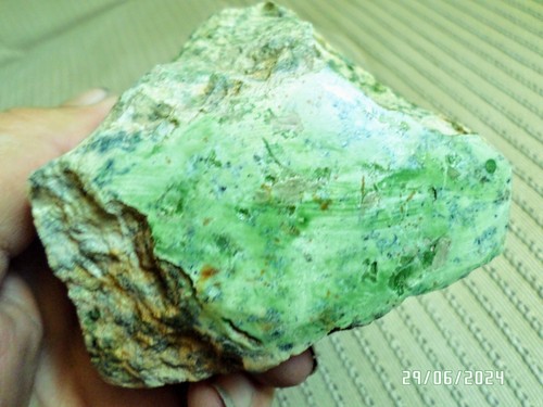 Serpentine Gemstone Rough - Picture 2 of 8