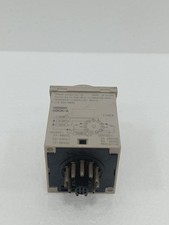 OMRON H3CR-A MULTIFUNCTION TIMER RELAY 24–240V AC/DC 11-PIN BASE INDUSTRIAL CONT