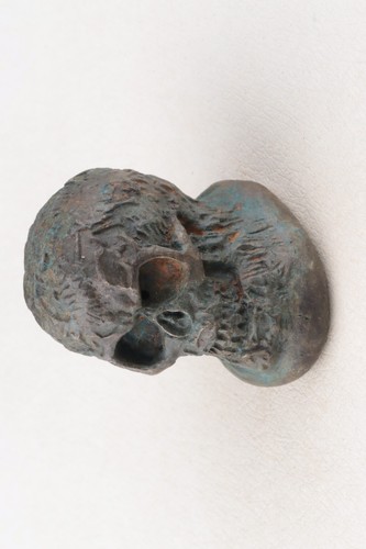 Huesos de calavera Cuchillo mango fragmento espada estatuilla miniatura estatuilla bronce - Imagen 4 de 13