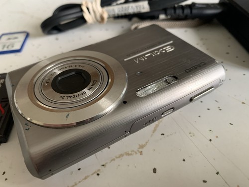 Casio Digital Camera Exilim EX-Z75 7.2MP Silver Tested w/ Charger & Battery - Picture 4 of 11