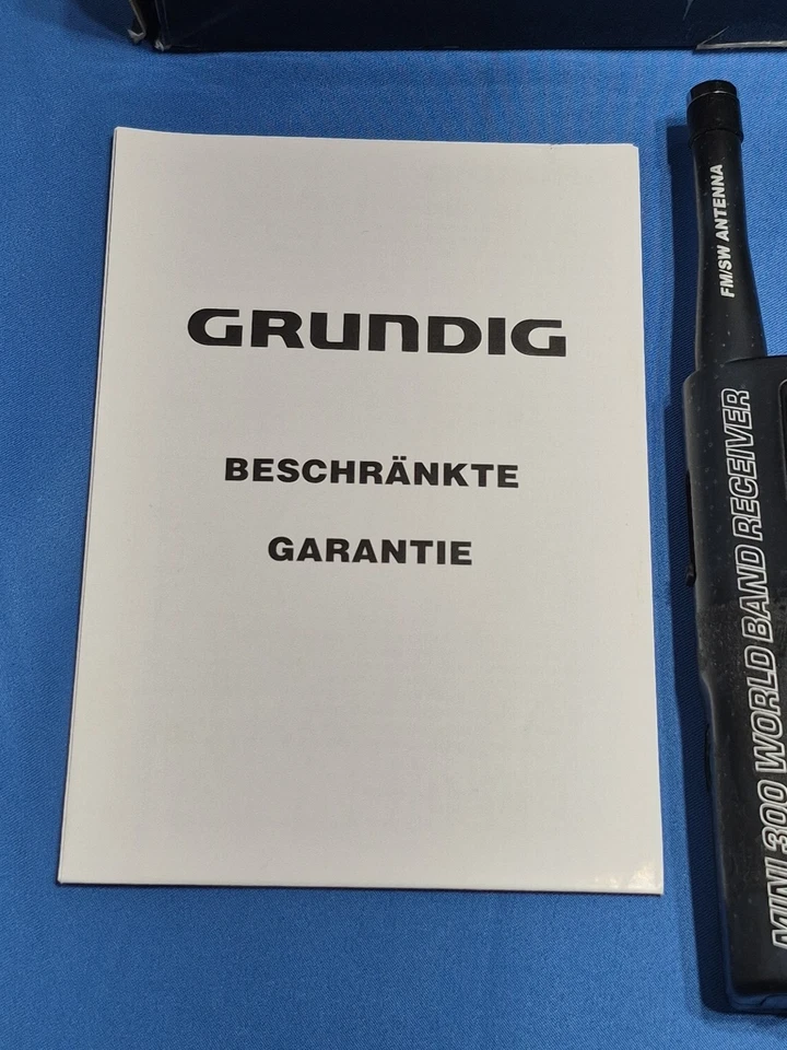 Grundig Mini 300 мировой диапазон приемник портативный компактный черный SW/FM радио - Изображение 3 из 4