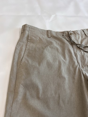 Jack Nicklaus Golf Shorts Mens Size 40 Lightweight Elastic Waist Square Tech Tan - Picture 3 of 6