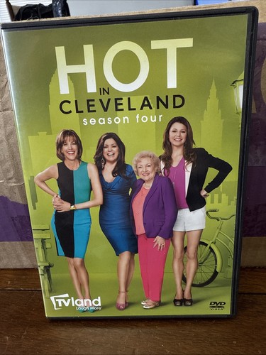 Hot In Cleveland: Season 1 -5 Seasons 2 3 and 5 BRAND NEW - Picture 3 of 6