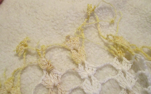 Vintage~Crocheted Floral PatternTable Runner~Large Doily~33.75" x 16.5:"~1960's - Picture 12 of 24