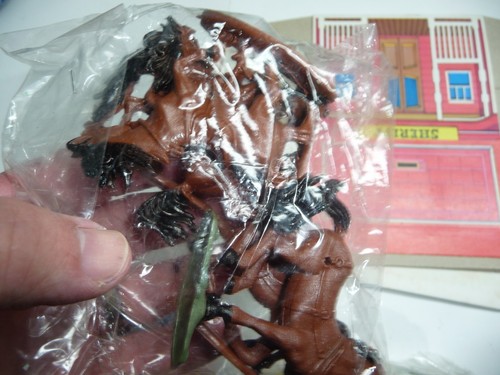 BLUE BOX WESTERN PLAYSET RARE LOT  DEAL-L@@K!!! - Picture 16 of 24