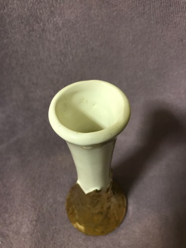 American Bisque White Vase With Weeping Gold - Picture 4 of 9