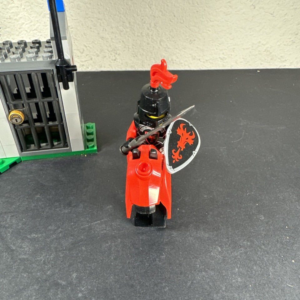 LEGO Castle The Gatehouse Raid (70402) Near Complete 673419190671 eBay