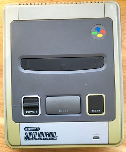 CONSOLE SUPER NINTENDO PAL FRA JAUNIE FONCTIONNELLE SNES SNSP-001A(FRA) Yellowed