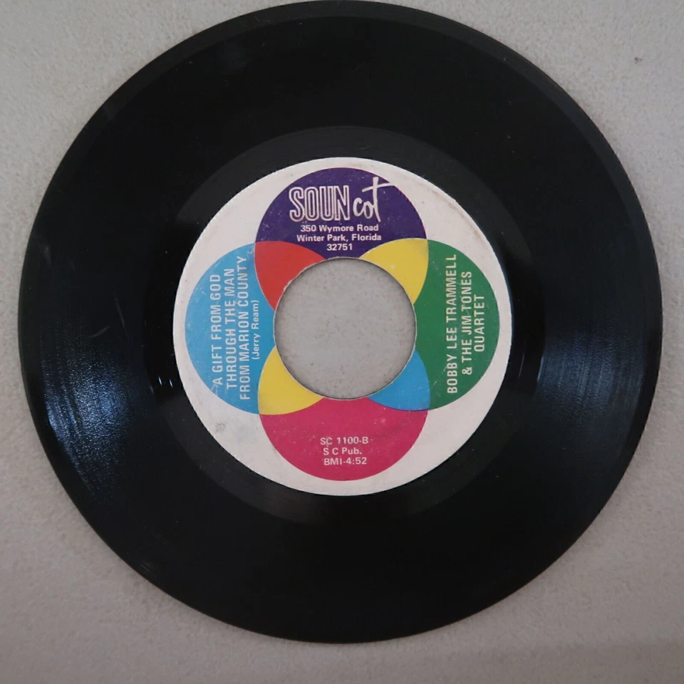 BOBBY LEE TRAMMELL I DARE AMERICA TO BE GREAT/A GIFT...VINYL 45 SOUN COT VG 2-25 - Imagem 2 de 2