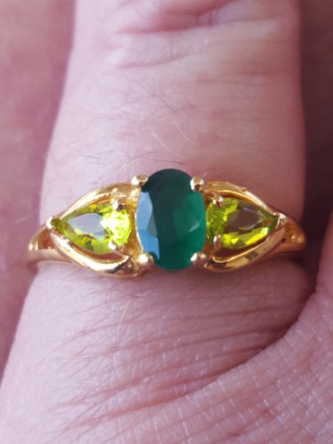 Green Onyx Oval Cut And 2 Pear Cut Peridot Ring 14kt Solid Yellow Gold  - Picture 9 of 12