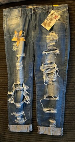 Women’s V.I.P. Jeans New With Tags Size 16 W Destructed Roll Hem Cropped Pants - Picture 3 of 14