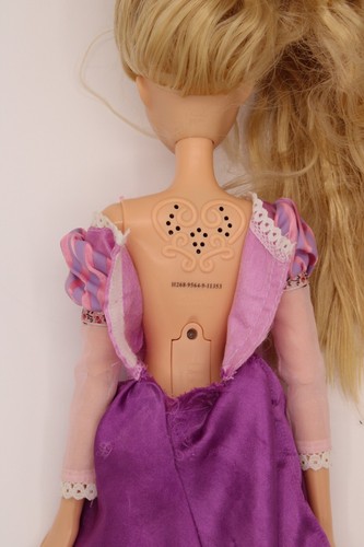 Disney Bambola Raperonzolo Canto 17" Capelli Biondi Lunghi - Foto 4 di 5