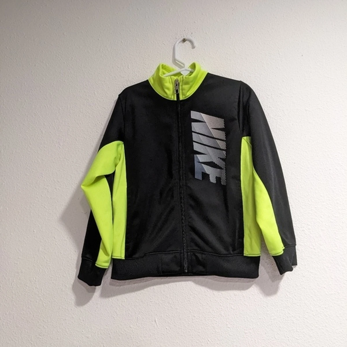 Nike neon hotsell yellow jacket