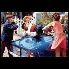 Photo F.006425 LOUIS DE FUNÈS GALABRU PETIT BAIGNEUR 1968 FIAT DINO SPIDER 2000