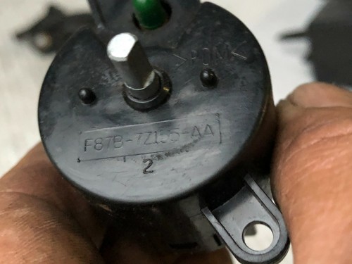 Unidad de interruptor de control de faros Ford Expedition 1999 P: F87B-7Z155-AA ¡FABRICANTE DE EQUIPOS ORIGINALES! - Imagen 4 de 5