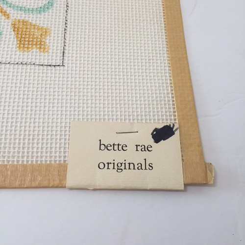 Motivo de azulejo floral con aguja lona Bette Rae originales 13,5"" x 13,5"" 11 unidades - Imagen 2 de 4