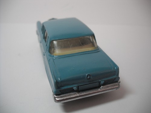Dinky Toys Meccano no.186 MERCEDES 220 SE SEDAN. RESTORED NEAR MINT CONDITION - Picture 5 of 8