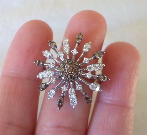 Sparkling 18K White Gold Starburst Diamond Ring - 8.74 gms, Sz 9.5, 1.20 ctw - Picture 5 of 11