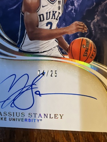 Cassius Stanley 2020-21 Panini Immaculate Collegiate Gold Rookie Auto RC #51 /25 - Bild 4 von 7