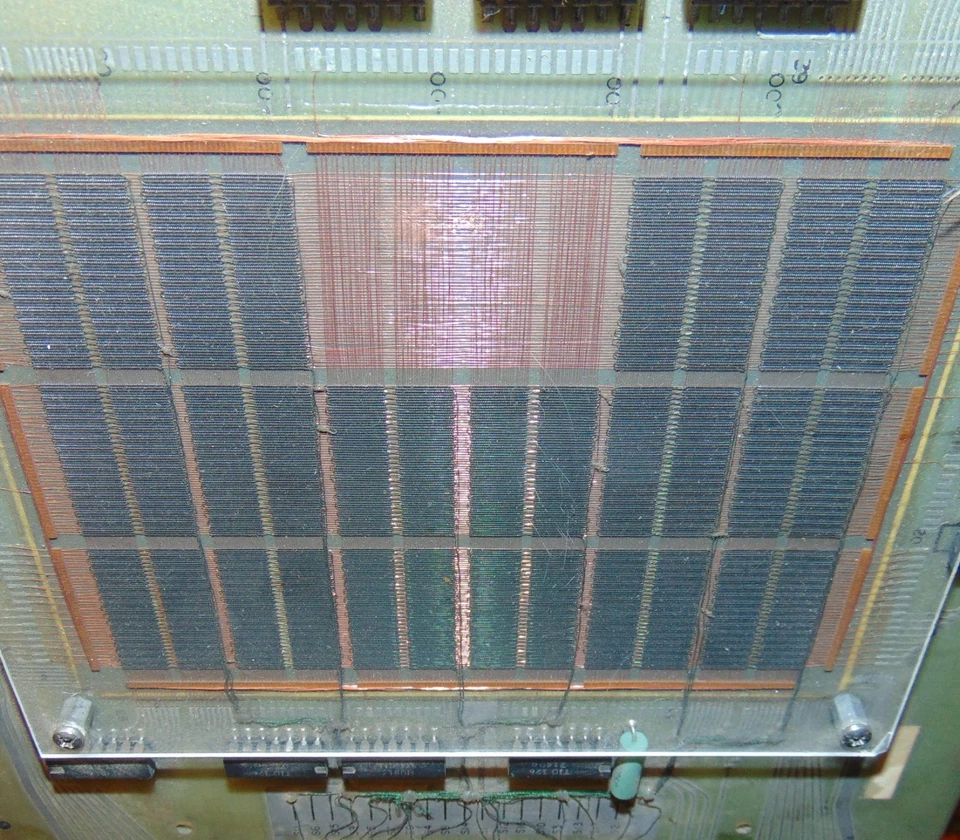 EXTREMELY RARE FERRITE COMPUTER MEMORY MODULE PN 999-6278-00 TEXAS INSTR? 1955? - Image 3 of 4