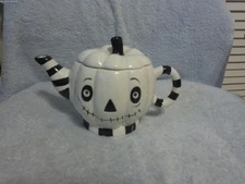 Little Village TransPac Jack O' Lantern Pumpkin Black & White Tea Pot New No Box