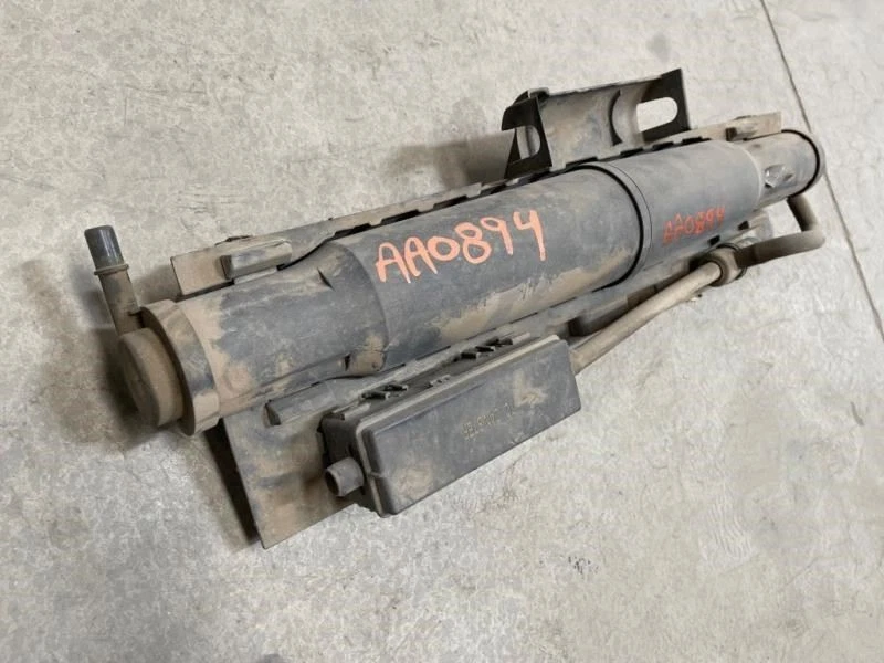 Ford F350 Super Duty 05 6,8 L usado bote de vapor de combustible tipo gasolina Foto 2 de 4