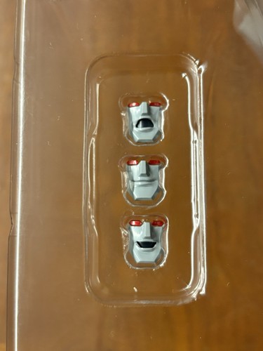 Takara Tomy Transformers G1 Masterpiece MP-52+SW Skywarp Ver. 2.0 - Picture 8 of 10