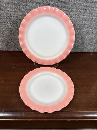 Platos de cena y servicio vintage de 9" con borde ondulado rosa crinolina Hazel Atlas de colección - Imagen 1 de 5