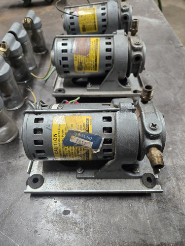GAST MODEL 1531-V175-351 VACUUM PUMP (KRS21) - Picture 12 of 18