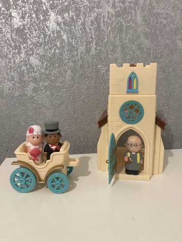 Happyland Church Wedding Playset With Figures Carriage and Sounds ELC Toys - Picture 6 of 10