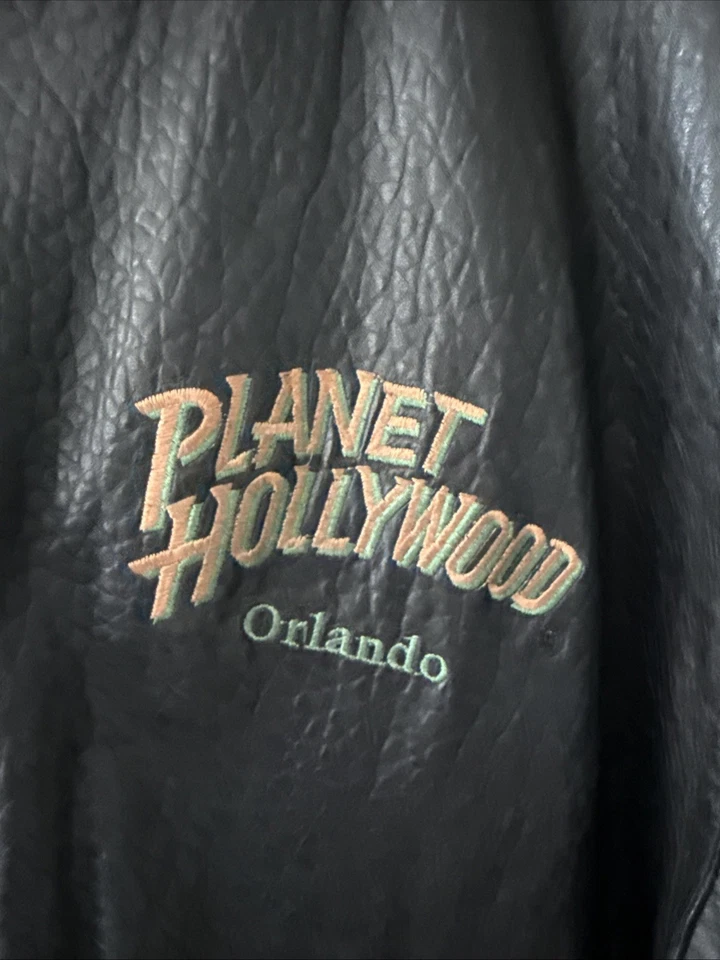 Jaqueta Bombardeiro Planet Hollywood Orlando Anos 90 Vintage Couro Genuíno Tamanho G - Imagem 2 de 4