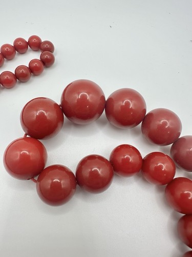 VTG Antique Cherry Red Bakelite Graduated Beaded Necklace Unsigned 54g READ - Picture 15 of 16