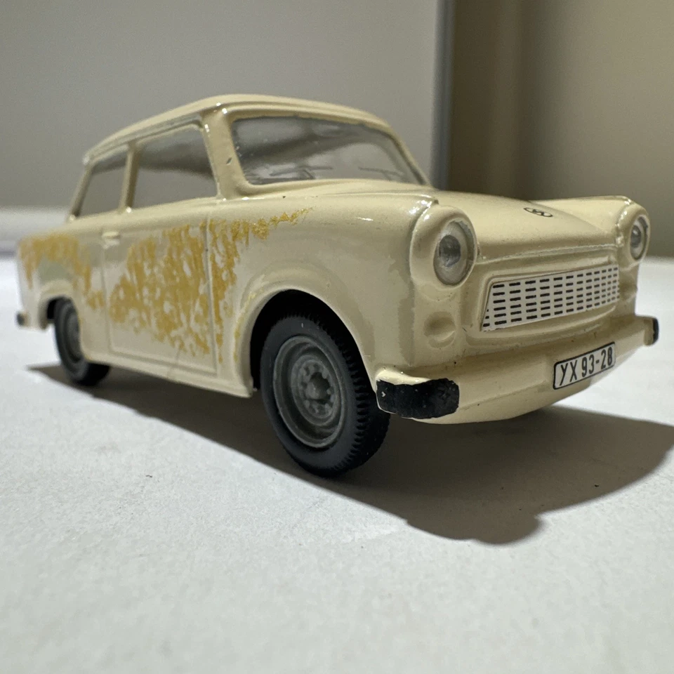 Vitesse Trabant Der Trabi 1:43 Diecast Model 06400 Cream Beige East German Car - Image 3 of 4