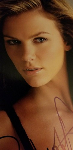 Brooklyn Decker SIGNED 8x10 photo - Picture 2 of 5