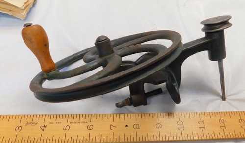 Gearhart Circular Sock Knitting Machine w/ Accessories - Picture 5 of 23
