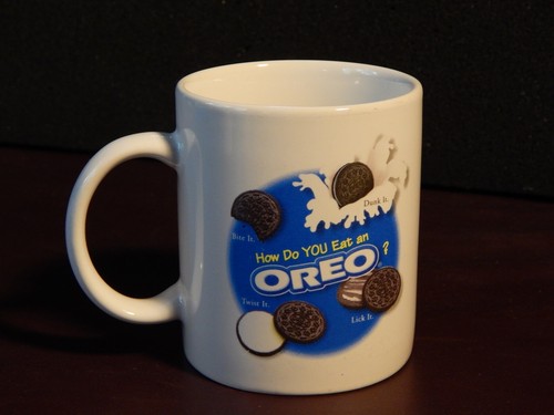 OREO Cookie promo mug "How do YOU eat an Oreo" - 12 oz - made by Houston Harvest - Picture 10 of 11