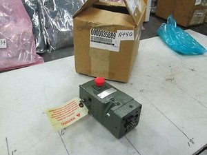 Woodward-Electrical-Governor-Actuator-8250-570-42-Degrees-NIB