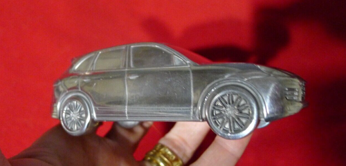 Porsche Cayenne Turbo Limited Edition Model Solid Metal Paperweight 1:43 (K3)