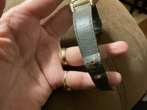 Vintage Bulova 17 Jewel men’s watch, leather worn band, know nothing about watch - Picture 6 of 6