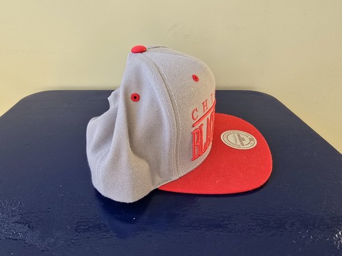 NWT Mitchell & Ness Chicago Blackhawks Team Logo Tomahawk Gray Red Snapback Hat - Picture 4 of 5