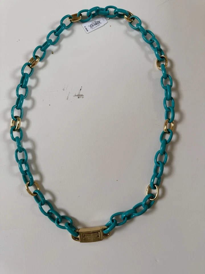 Michael Kors 32" Largo Cadena Turquesa Collar Moderno Mezcla Logo Placa $145 Nuevo Foto 3 de 4