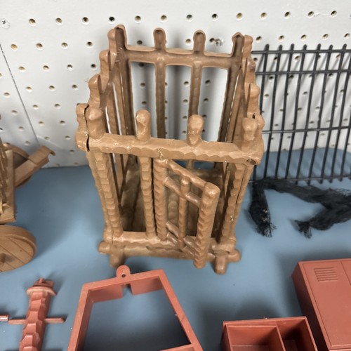 Lote Figuras Mego El Planeta de los Simios De Colección Años 70 Casa del Árbol Jaula Solo Piezas - Imagen 12 de 16