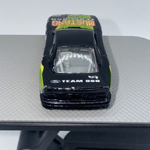 Ford Mustang Cobra #11 Team Oso 1997 Hot Wheels negro coche de carreras fundido a presión de 2 3/4" - Imagen 3 de 6