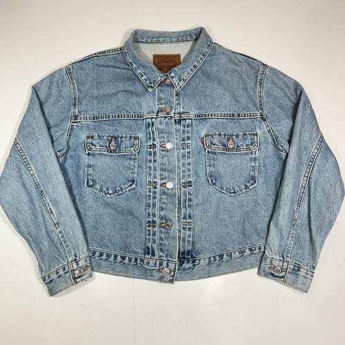 Vtg Levi’s Type 1 Buckle Back Denim Trucker Jacket 90s Blue Light Wash Sz L USA